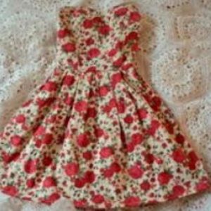 I’m selling this dress